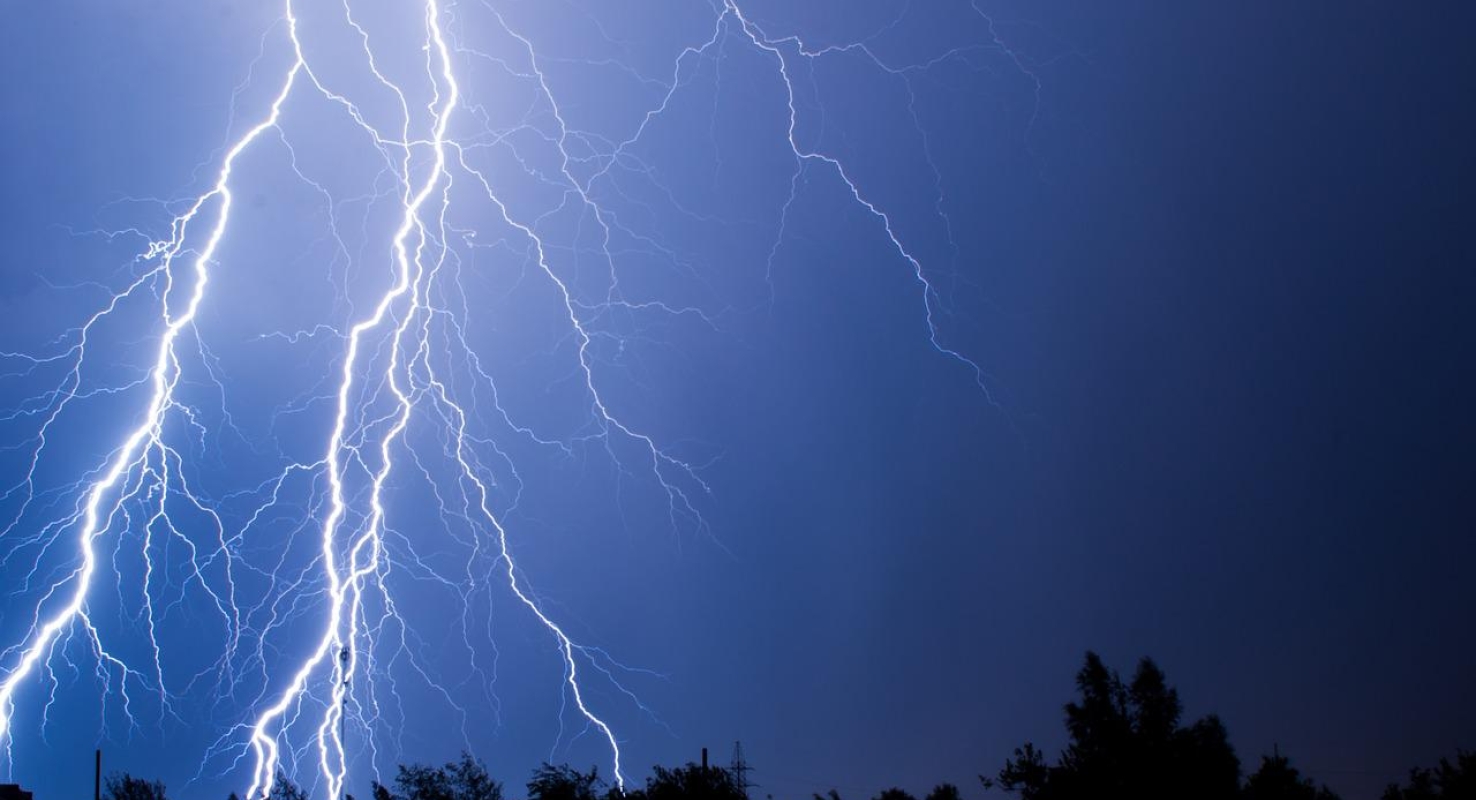 Wees bij binnen- en buitenwerk alert op onweer